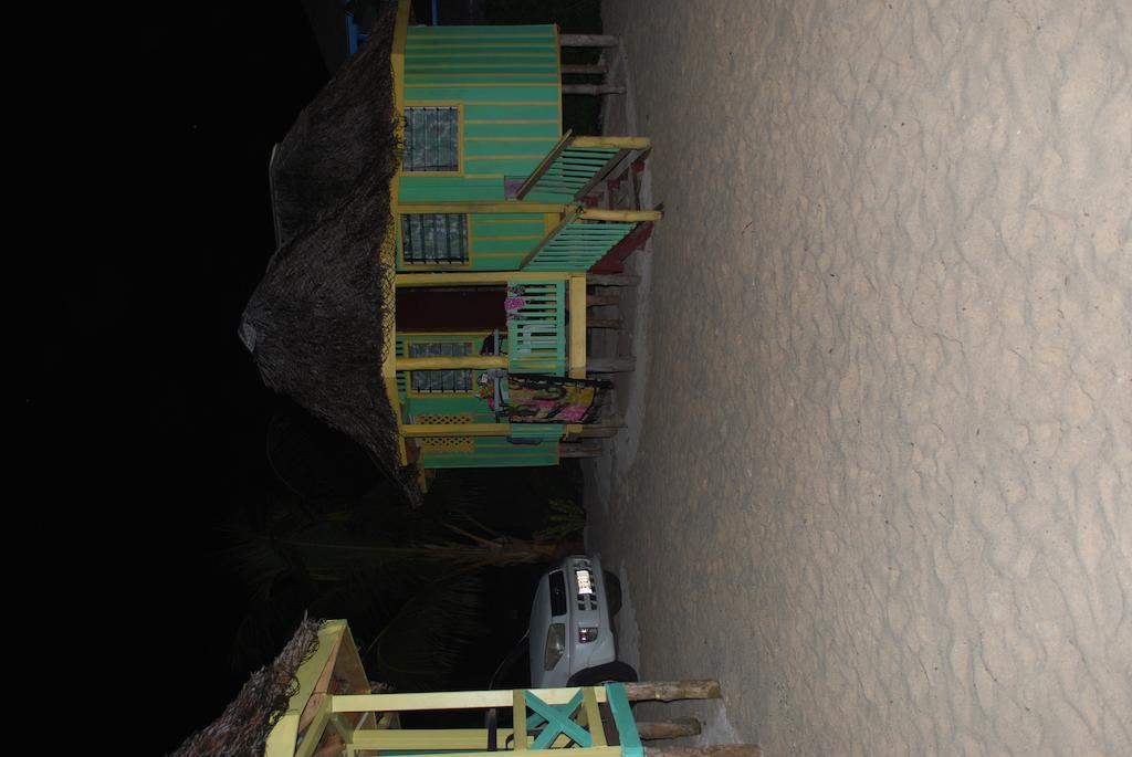 Taufua Beach Fales Lalomanu Esterno foto